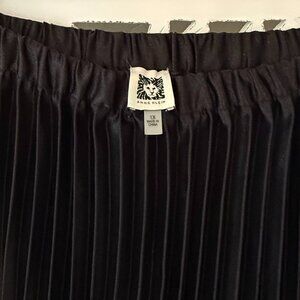 NWT Anne Klein Black Pleated Midi Crepe Skirt 1X